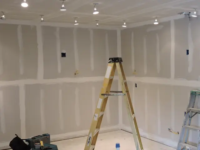 New room wired with recessed lighting