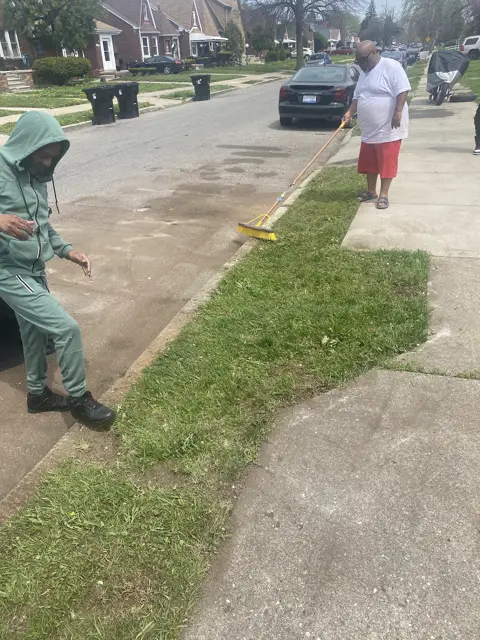 Sidewalk and lawn edging
